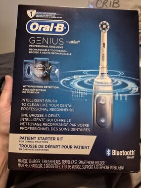 Oral-B Genius Rechargeable Electric Toothbrush - Blue Handle